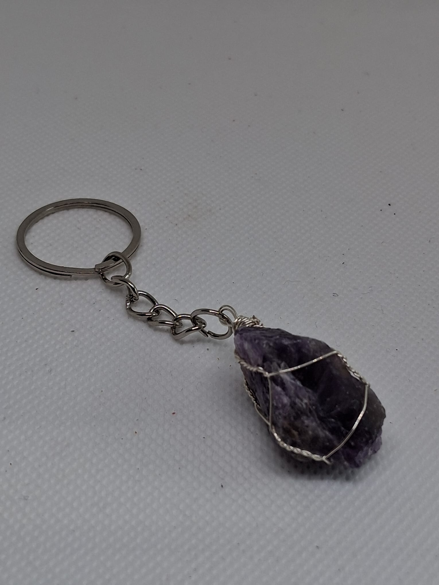 Amethist Sleutelhanger met Zilverdraad | 3 ร 4 cm | Rust, Bescherming & Spirituele Helderheid