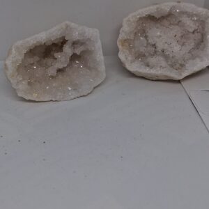 Bergkristal – zuiverend, energieversterkend, verhelderend – Geode Paartje